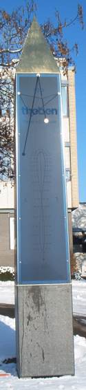 Obelisk. oblisque ; Haigerloch ; 5 m 70 / 80 cm, 3 t ; Granit, Glas, Edelstahl ; Granit, verre, acier ; unikate ; pices uniques ; Unikate ; Haigerloch